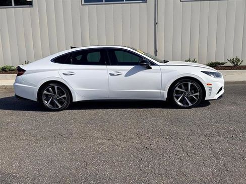 Used 2022 Hyundai Sonata SEL Plus FWD image 2