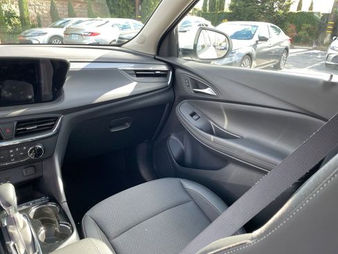 Used 2025 Buick Encore GX Preferred image 29