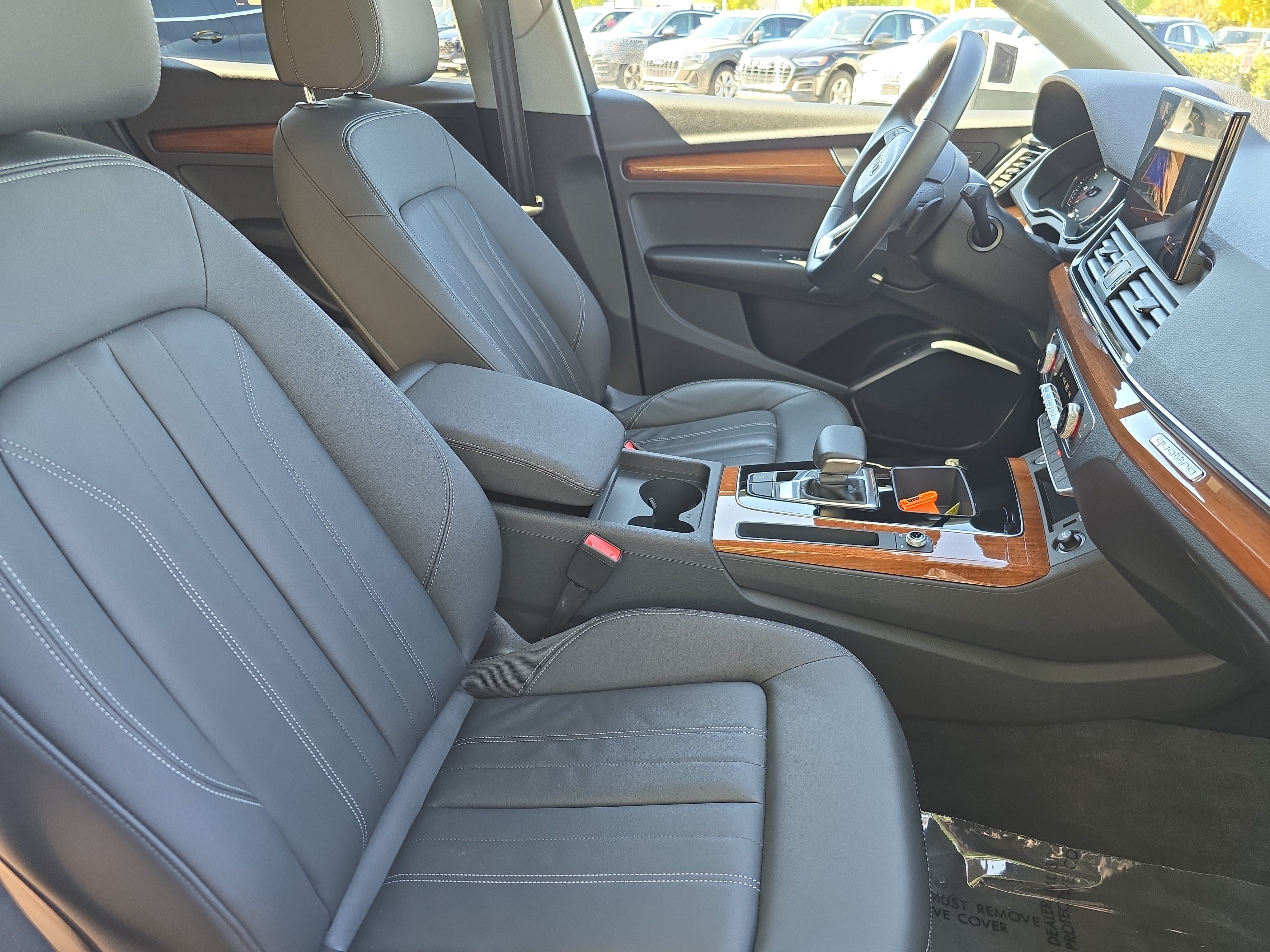 Used 2023 Audi Q5 2.0T Premium w/ Convenience Package AWD/4WD image 10