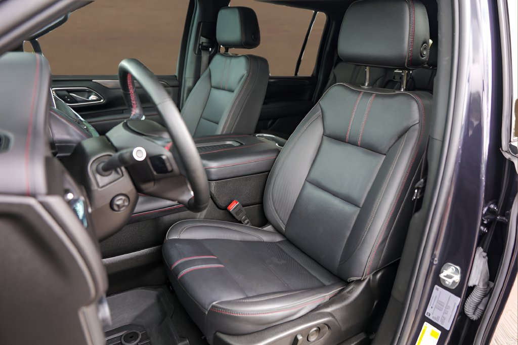Used 2024 Chevrolet Suburban RST w/ Luxury Package RWD image 9