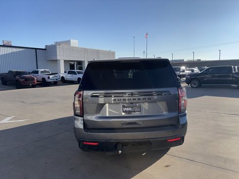 Used 2022 Chevrolet Suburban Z71 image 6
