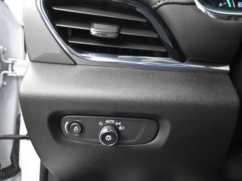 Used 2023 Chevrolet Traverse LT AWD/4WD image 13