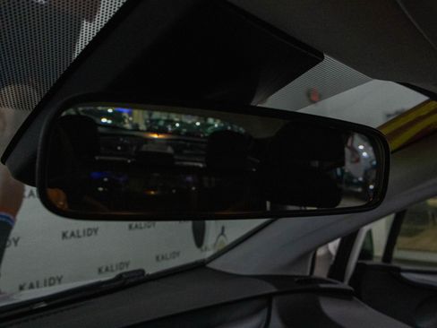 Used 2021 Toyota Prius LE FWD image 12