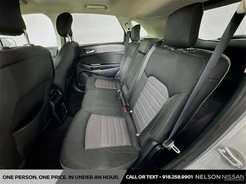 Used 2019 Ford Edge SE image 22