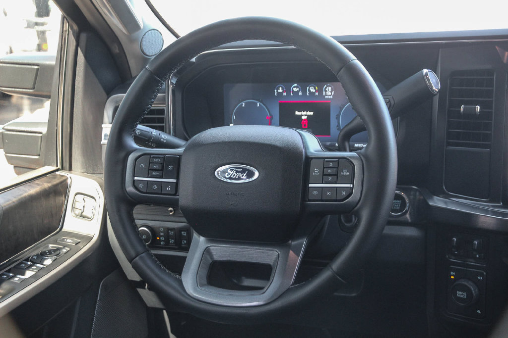 Used 2026 Ford F250 Lariat AWD/4WD image 17