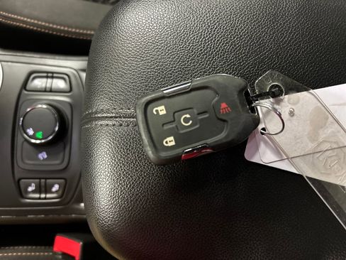 Used 2018 GMC Terrain SLE w/ Driver Convenience Package image 19