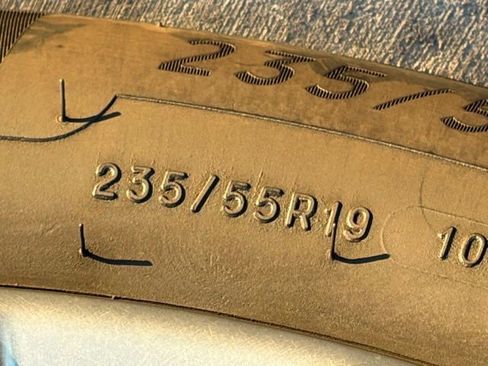 Used 2023 Genesis GV70 2.5T Select w/ Select Package image 7