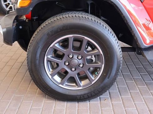 Used 2020 Jeep Gladiator Overland AWD/4WD image 8