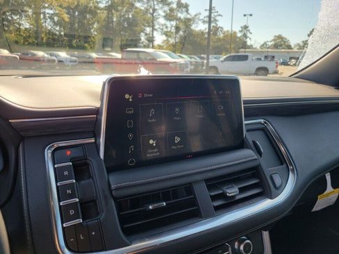 Used 2024 GMC Yukon XL SLT w/ SLT Premium Package image 22