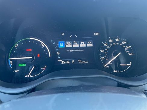 Used 2025 Toyota Sienna XLE image 42