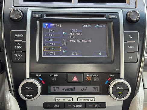 Used 2012 Toyota Camry XLE FWD image 19