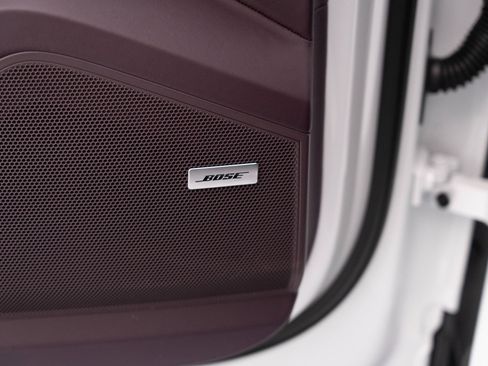 New 2025 Porsche Cayenne E-Hybrid image 24