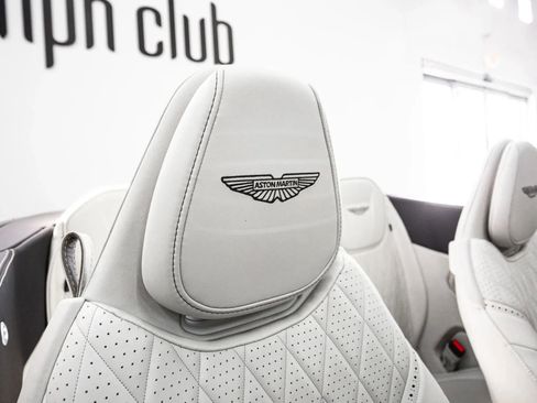 Used 2024 Aston Martin DB12 Convertible image 34