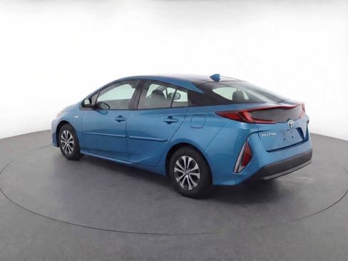 Used 2022 Toyota Prius Prime LE image 4
