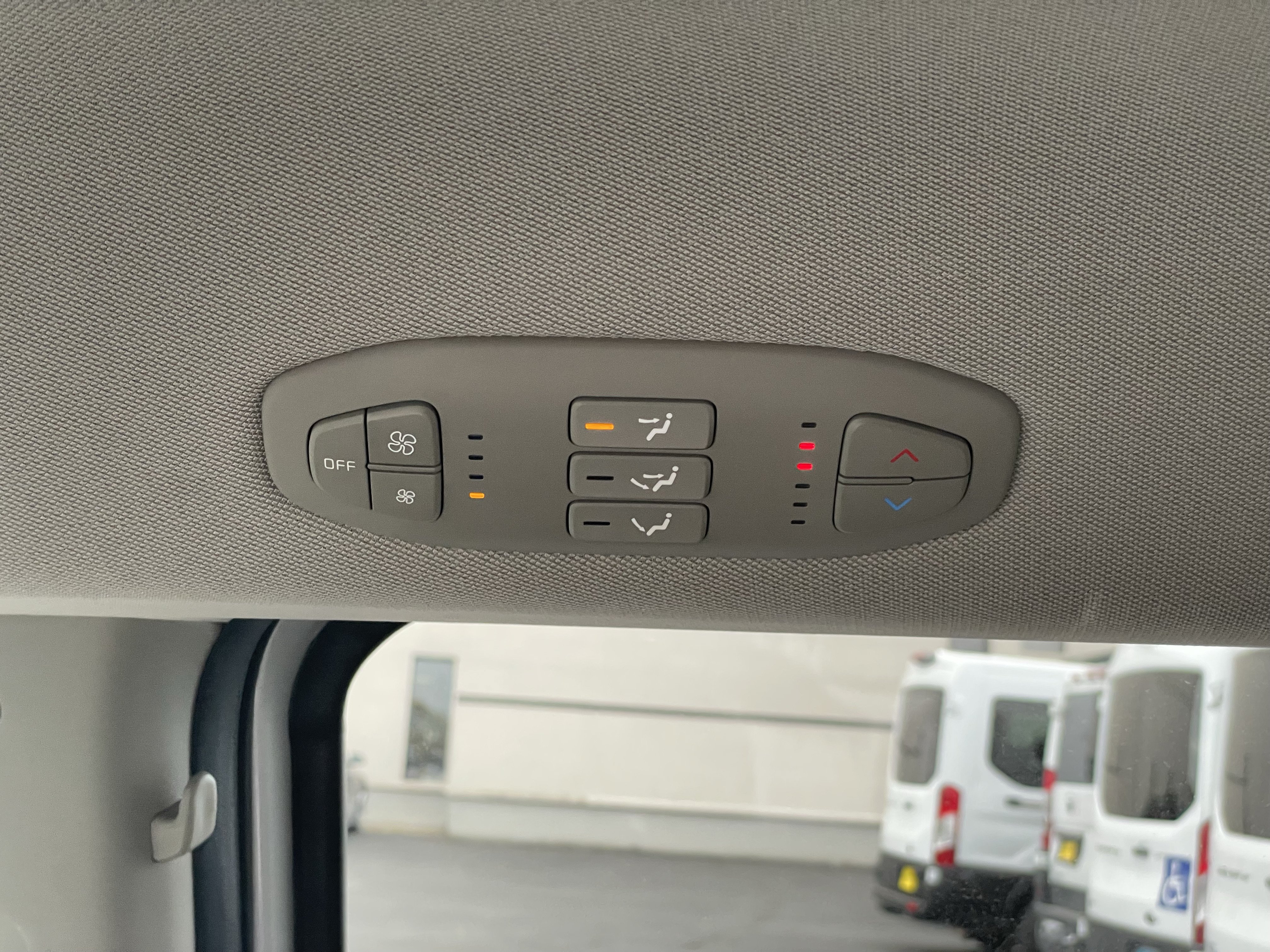Used 2020 Kia Sedona LX FWD image 27