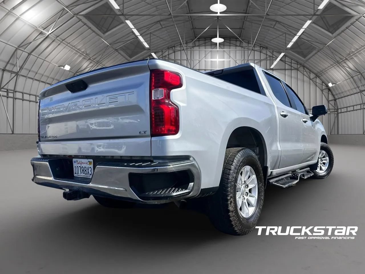 Used 2021 Chevrolet Silverado 1500 LT RWD image 2