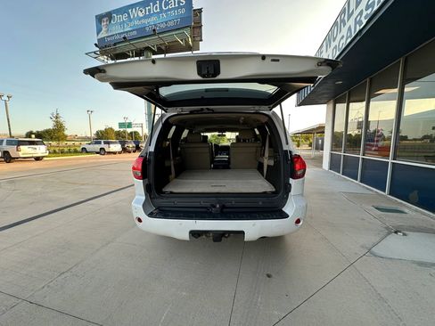 Used 2008 Toyota Sequoia Platinum RWD image 9