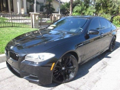 Used 2013 BMW M5 RWD image 26