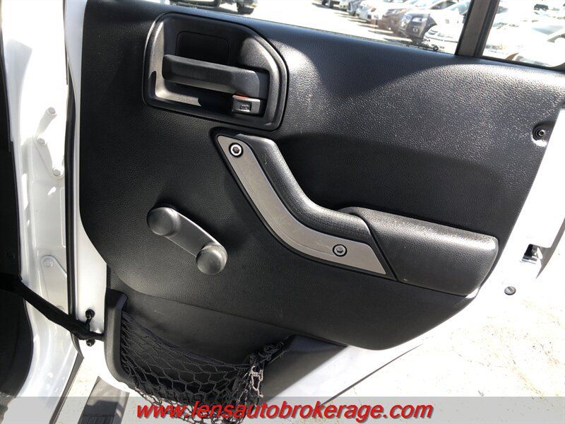 Used 2014 Jeep Wrangler Unlimited Sport AWD/4WD image 21