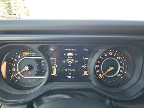 Used 2024 Jeep Wrangler Sahara image 23