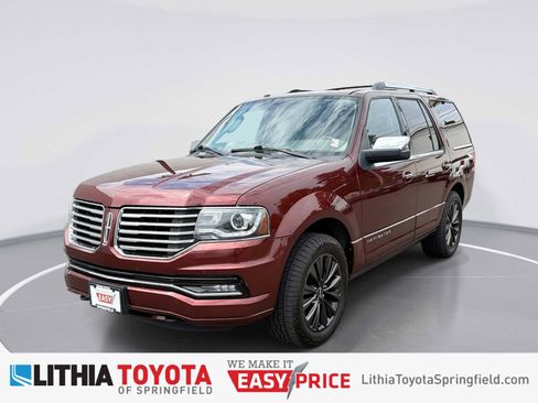 Used 2015 Lincoln Navigator 4WD image 1