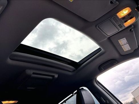 Used 2018 Honda Pilot Touring image 25