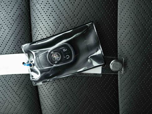 Used 2021 Buick Encore GX Essence w/ Experience Buick Package FWD image 44