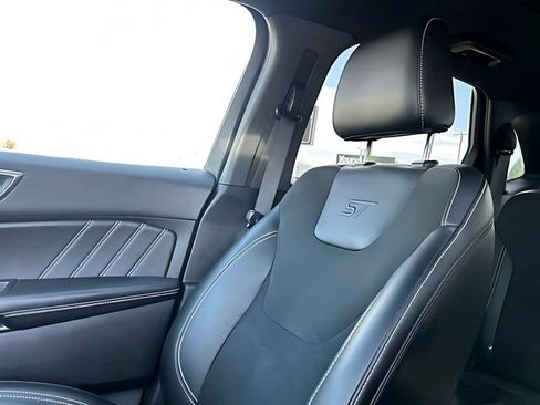 Used 2020 Ford Edge ST w/ Equipment Group 401A AWD/4WD image 31