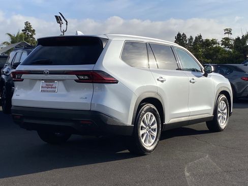 Certified 2025 Toyota Grand Highlander AWD image 3