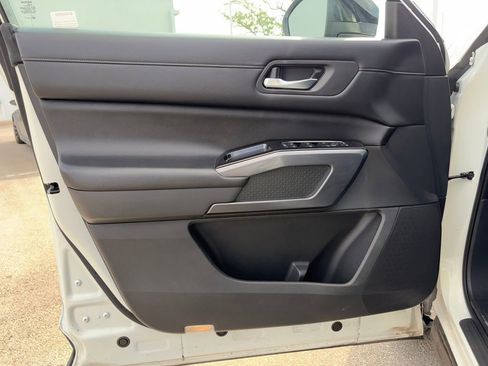 Used 2022 Nissan Pathfinder SL w/ SL Premium Package image 23