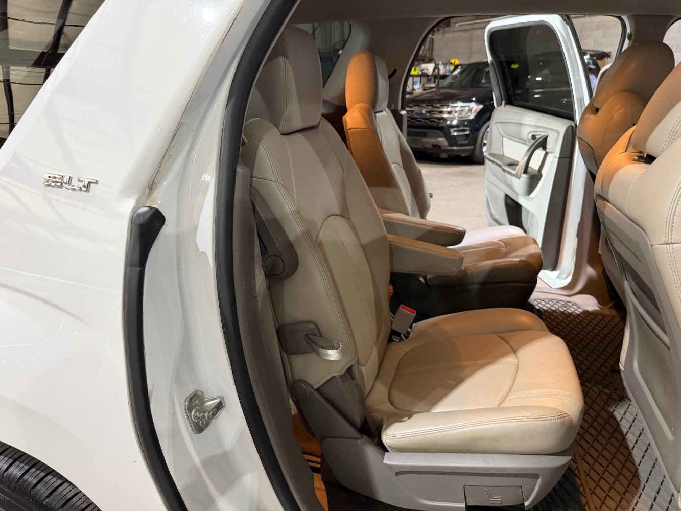 Used 2017 GMC Acadia Limited SLT FWD image 23