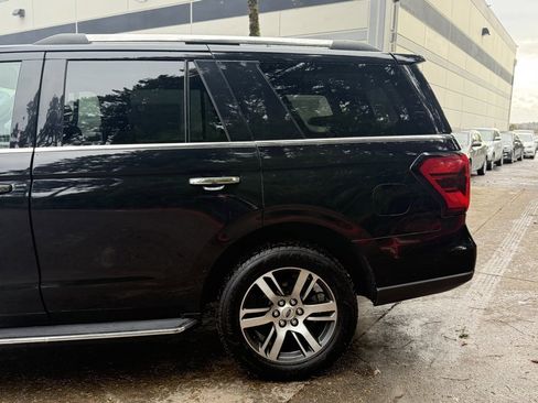 Used 2023 Ford Expedition Limited image 8
