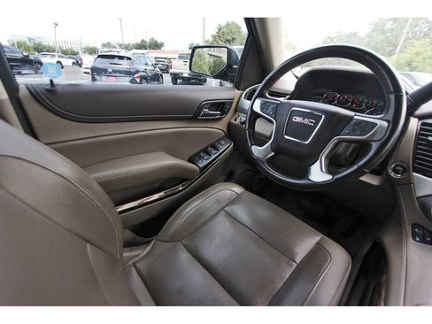 Used 2019 GMC Yukon XL SLT w/ Open Road Package RWD image 9