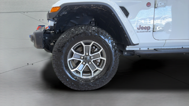 Used 2024 Jeep Gladiator Mojave AWD/4WD image 28