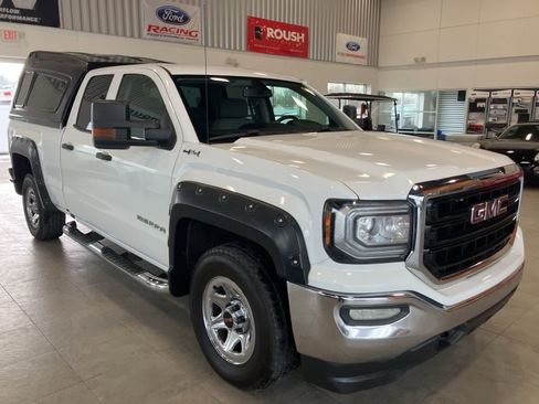 Used 2017 GMC Sierra 1500 4WD Double Cab 143.5 image 3