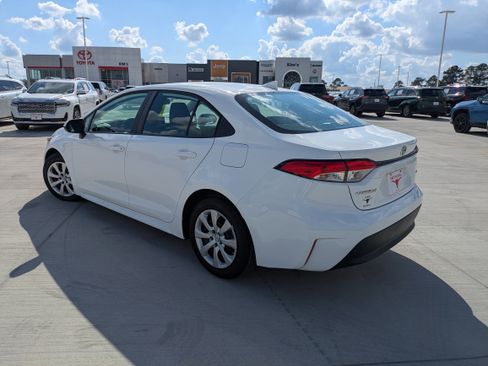 Certified 2023 Toyota Corolla LE image 5