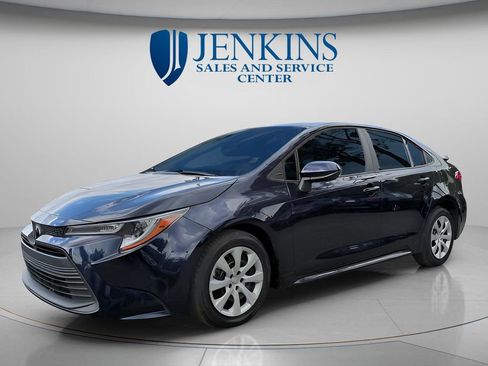 Used 2023 Toyota Corolla LE FWD image 7