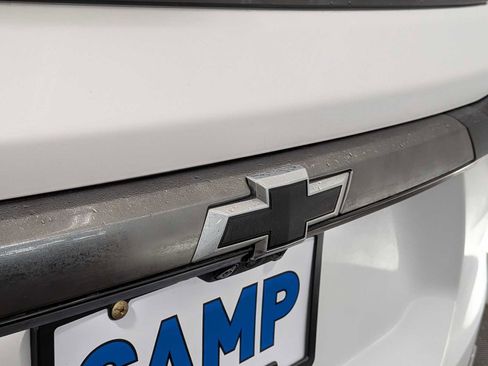 Used 2023 Chevrolet Traverse RS image 11
