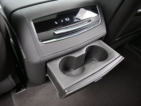 Used 2025 Cadillac Escalade ESV Premium Luxury image 46