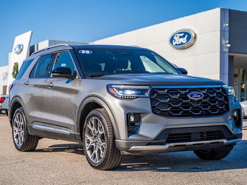 Certified 2025 Ford Explorer Platinum w/ Ultimate Package image 1