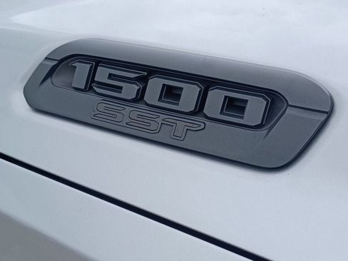 Used 2025 RAM 1500 Big Horn AWD/4WD image 5