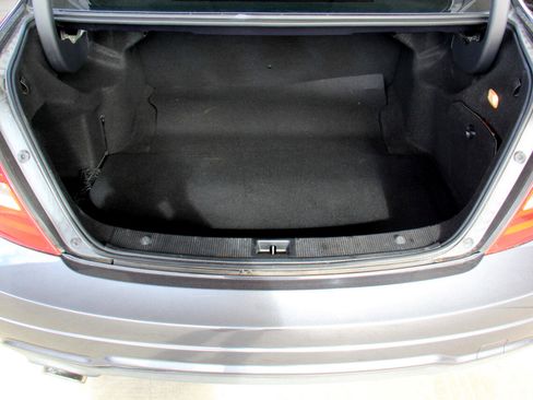 Used 2013 Mercedes-Benz C 250 Sedan image 24