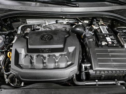 Certified 2023 Volkswagen Tiguan SE w/ Panoramic Sunroof Package image 40