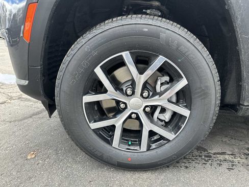 New 2025 Jeep Grand Cherokee L Limited image 18
