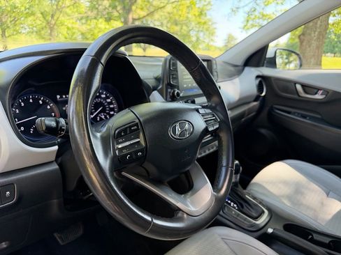 Used 2021 Hyundai Kona Limited AWD/4WD image 22