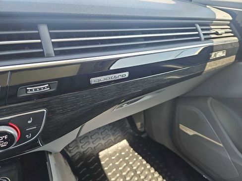 Used 2017 Audi Q7 3.0T Prestige w/ Prestige Package image 21