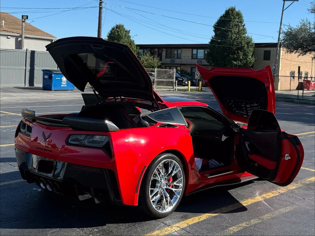 Used 2015 Chevrolet Corvette Z06 w/ 2LZ Preferred Equipment Group RWD image 12