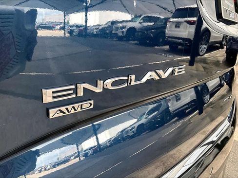 Used 2024 Buick Enclave Premium AWD/4WD image 31