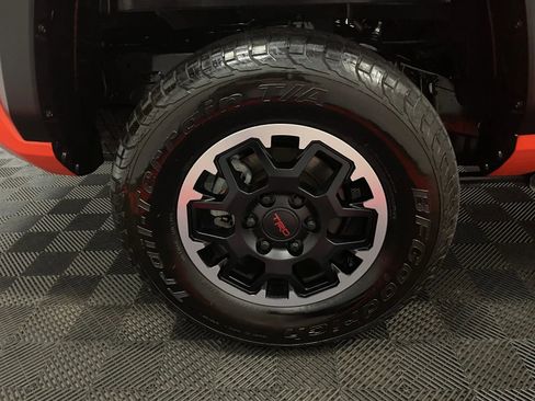 Used 2024 Toyota Tacoma TRD Off-Road AWD/4WD image 18