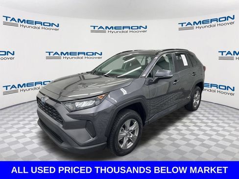 Used 2022 Toyota RAV4 LE AWD/4WD image 1